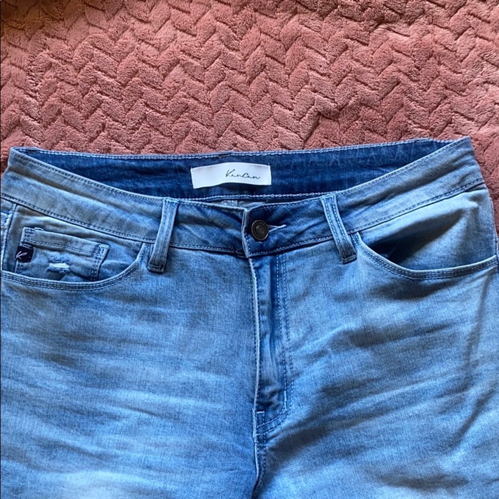 Light wash skinny jeans